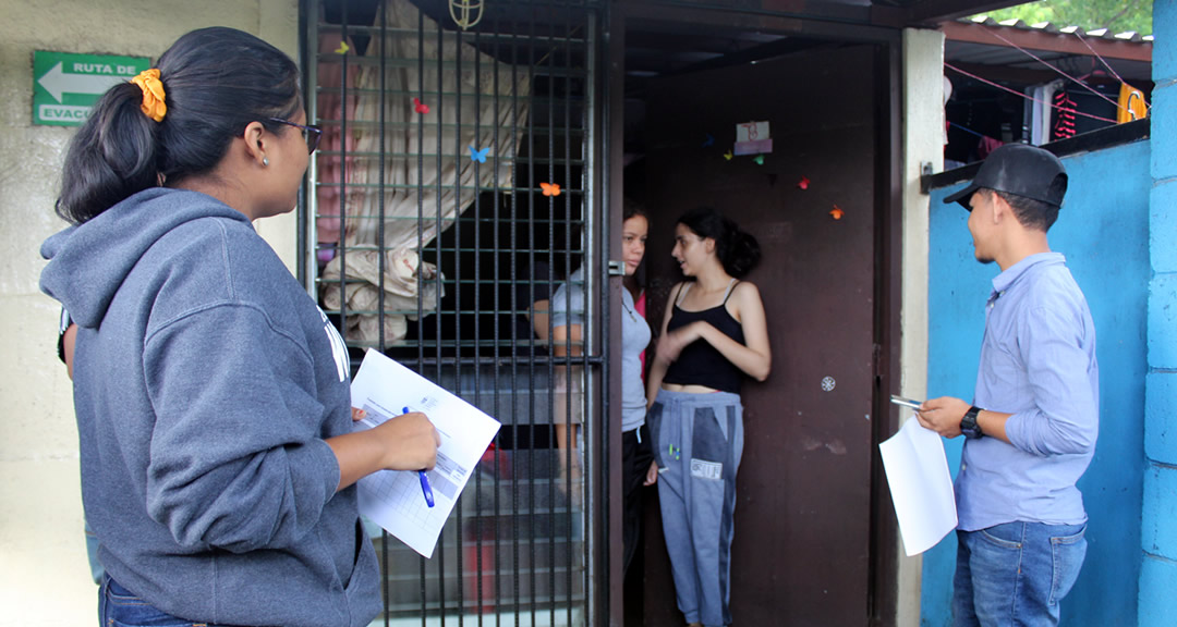 Movimiento estudiantil visita residencias de las becadas internas para evaluar daños