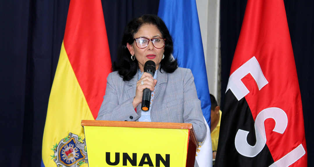 Máster Telma López Briceño, decana de la Facultad de Humanidades y Ciencias Jurídicas.