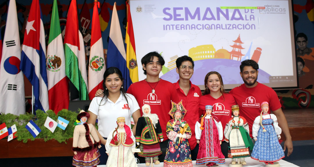 Estudiantes de lengua rusa durante una actividad de internacionalización.