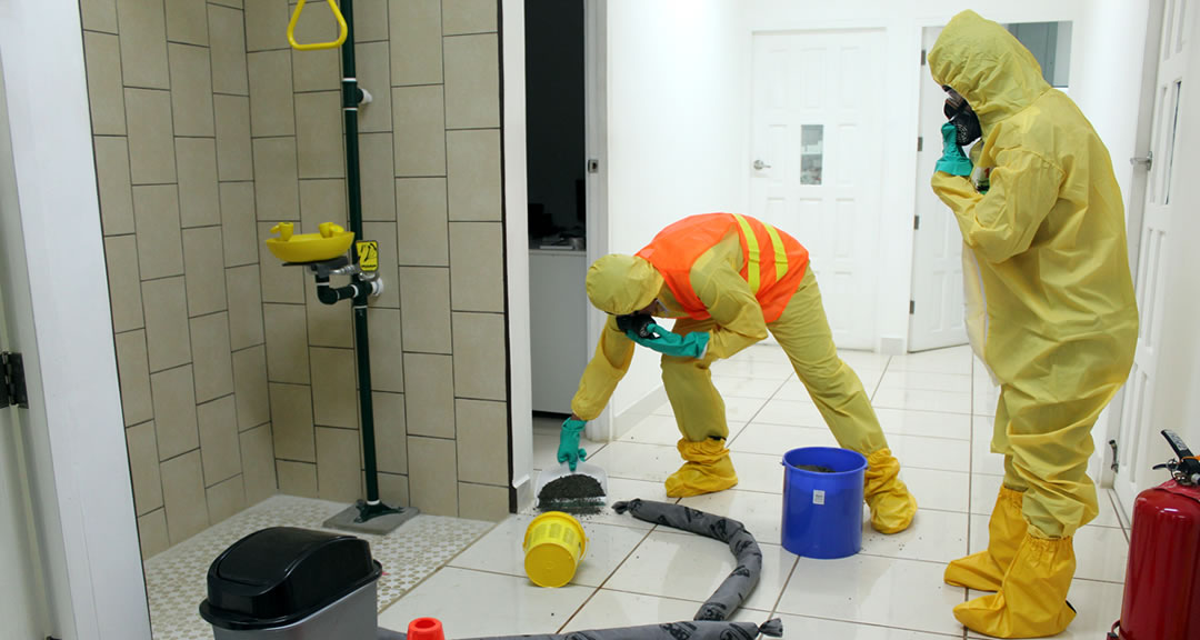 Capacitan a personal de laboratorios en manejo de derrame de sustancias peligrosas