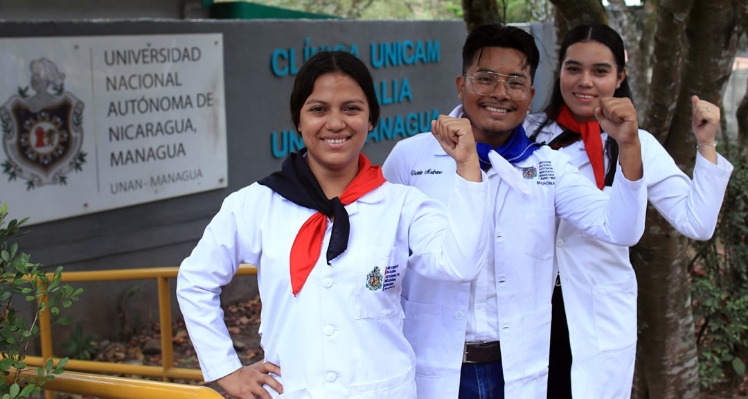 Estudiantes que forman parte del Programa UNICAM.