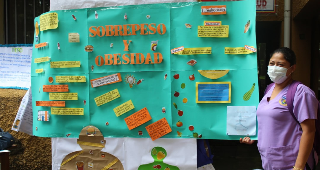 Estudiante de Nutrición brinda charla sobre enfermedades crónicas no transmisibles.