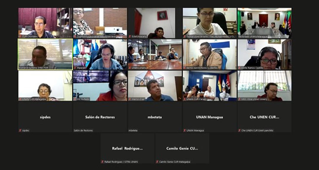 Miembros del honorable Consejo Universitario de la UNAN-Managua durante la sesión.