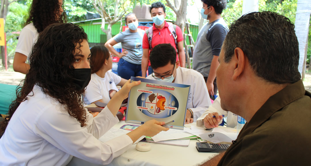 En la feria se brindaron charlas sobre alimentación saludable