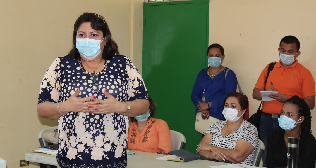 La compañera María Danissa Díaz, Directora de Formación Docente del INATEC