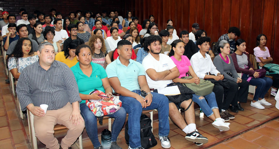 Estudiantes que participaron en la actividad.