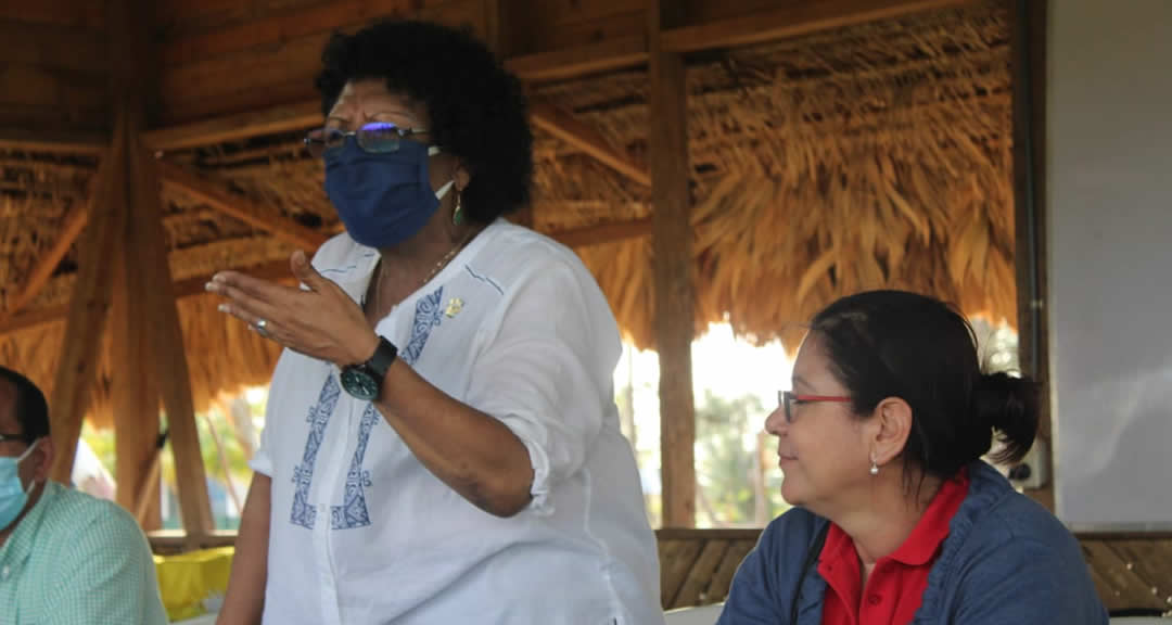 Dra. Alta Hooker Blandford, Rectora de la URACCAN, agradeció la visita de las autoridades del CNU.