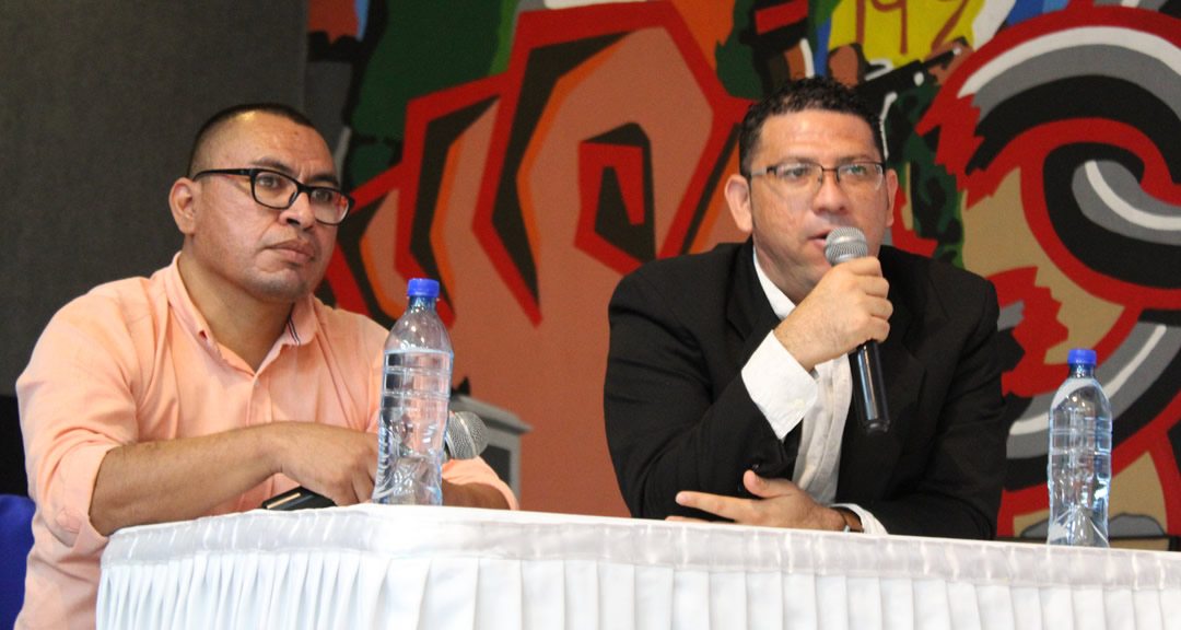 Los maestros Henrry Escalante y Gerald Flores Gutiérrez, coordinadores de la carrera de Diseño Gráfico y Multimedia de la FAREM-Estelí y Recinto Universitario Rubén Darío de la UNAN-Managua.