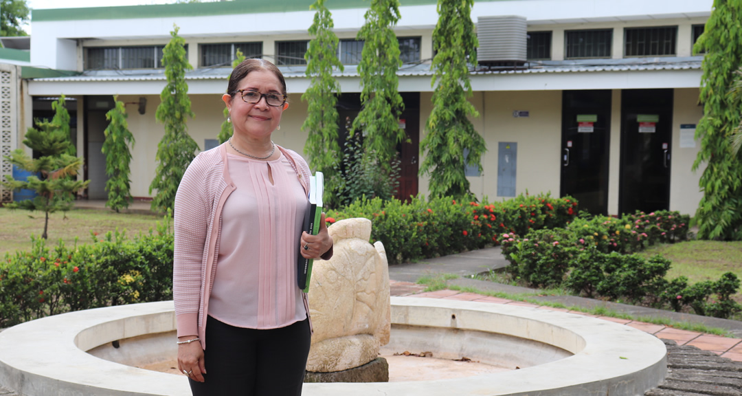 Maestra Selvia Flores Sánchez, directora del CIRA UNAN-Managua