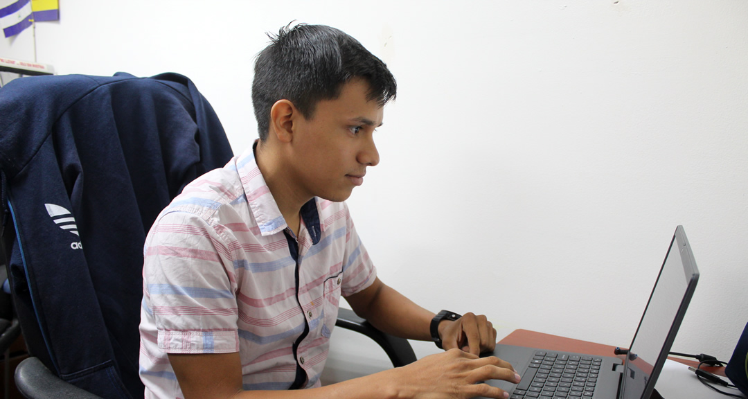 Erick Landez Martínez, estudiante de cuarto año de la carrera de Ingeniería Industrial