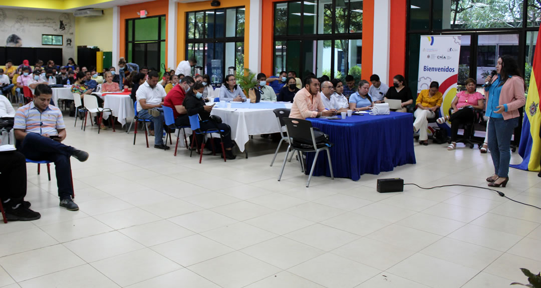 Docentes tutores y mentores de las universidades miembros del CNU reciben un taller de inducción en Escuelas Municipales de Oficios.