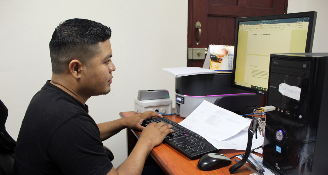 Wilfredo Rivas López, estudiante de la carrera Gestión de la información.