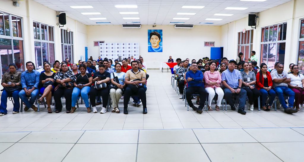 Encuentro Interactivo con las Familias permite reflexión y compartir de experiencias en beneficio de los estudiantes