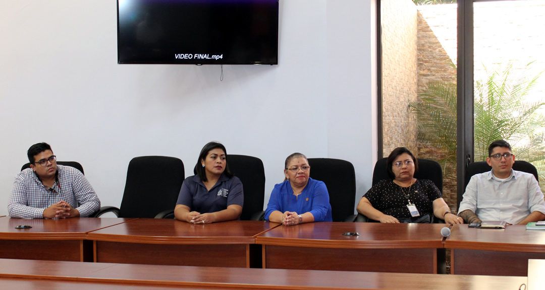 Académicos del Departamento de Fisioterapia del POLISAL acompañaron la firma de convenio