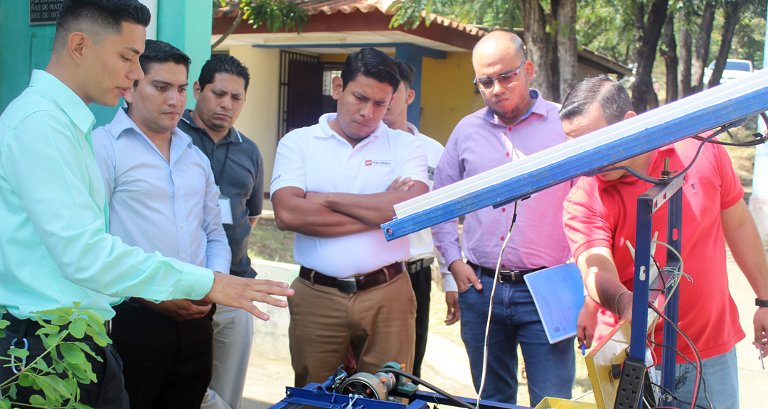 Estudiantes de Electrónica presentan proyectos que dan respuesta a las necesidades de la sociedad.