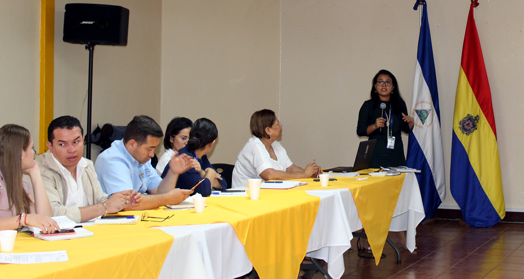 Dra. Isamara Medina, presenta el trabajo realizado en la red ALAFEM/ANIFEM.