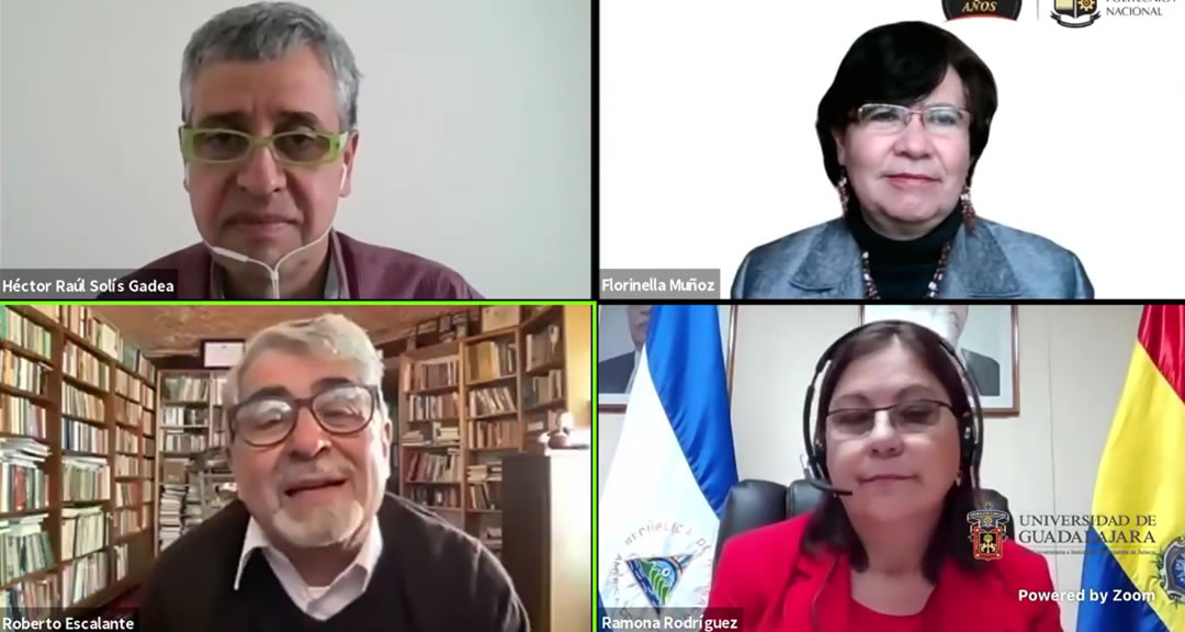 Autoridades Universitarias en el panel la Autonomía Universitaria desde una Visión de Género.
