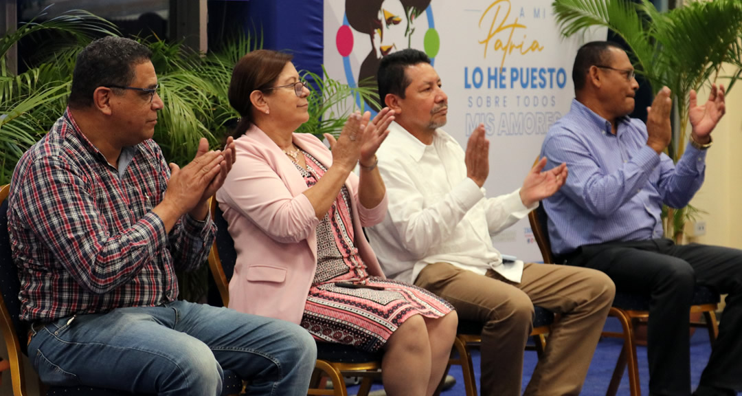 Autoridades que presidieron la actividad