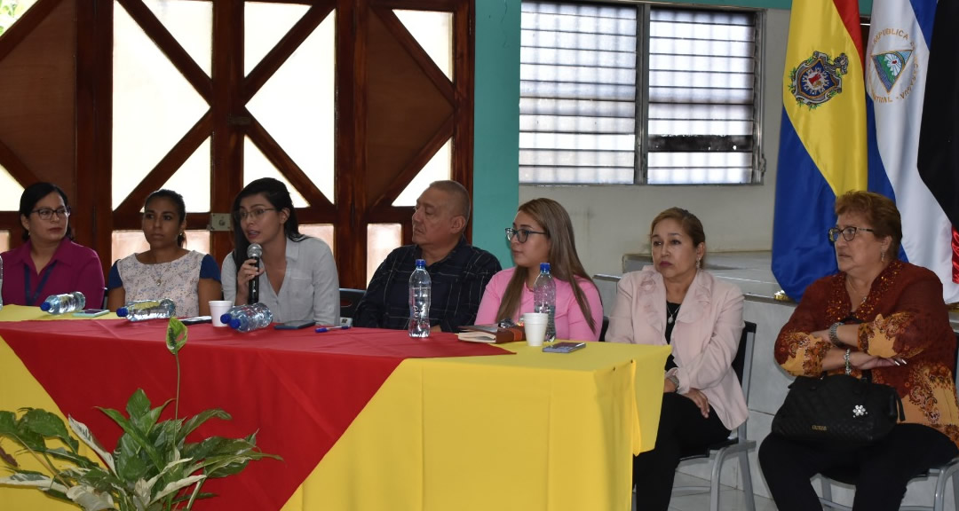 Autoridades que presidieron la actividad