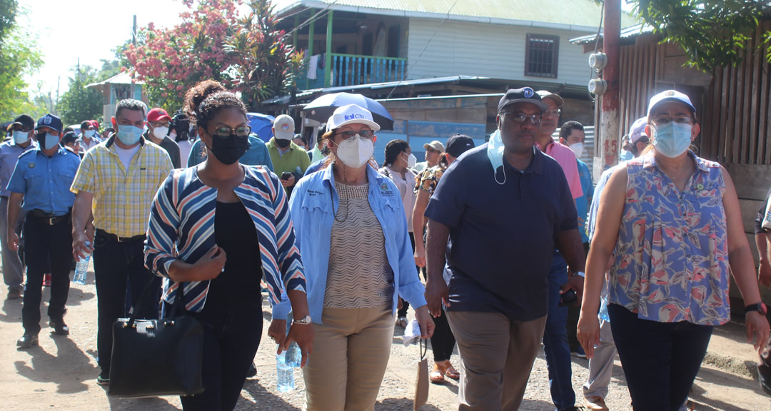 Caminata en el municipio de La Cruz de Río Grande