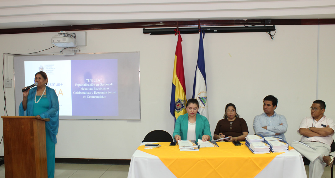 De izq. a der. Dra. Jilma Romero Arrechavala, MSc. Violeta Gago, Dra. Maribel Avendaño, MSc. Oliver Morales y MSc. Moisés Acevedo.