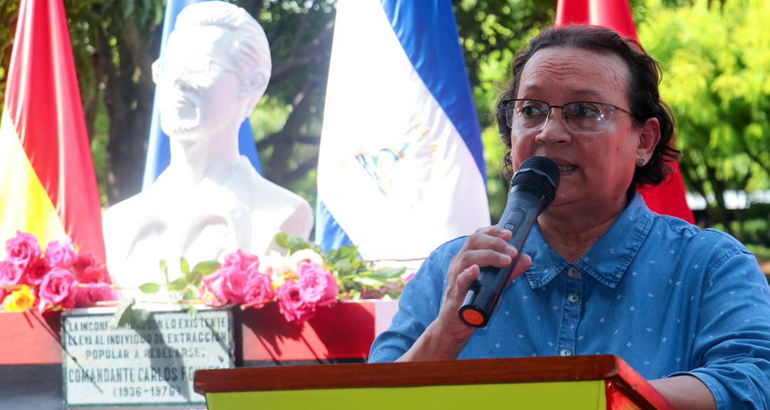 Maestra Elsie López Lowery, decana la Facultad de Ciencias Económicas.