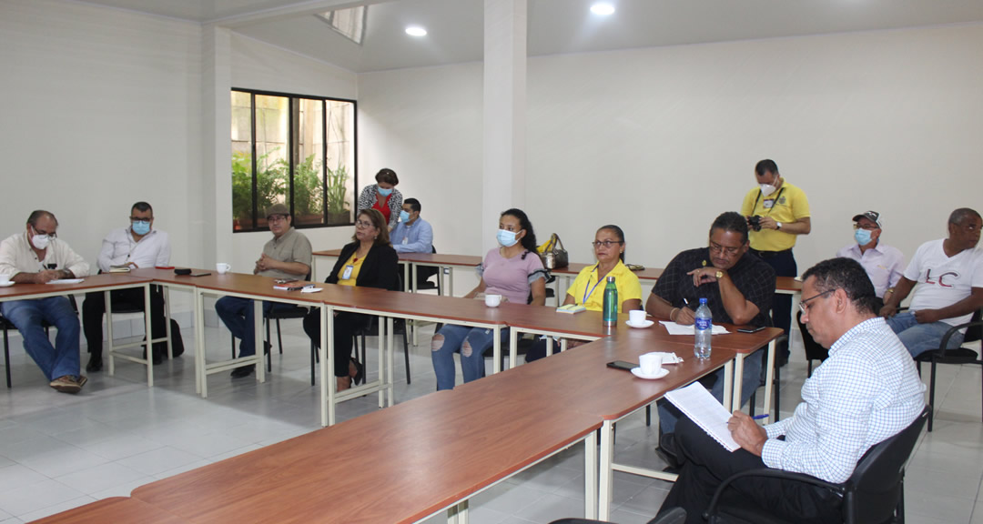 Personal docente y administrativo de la FAREM-Matagalpa