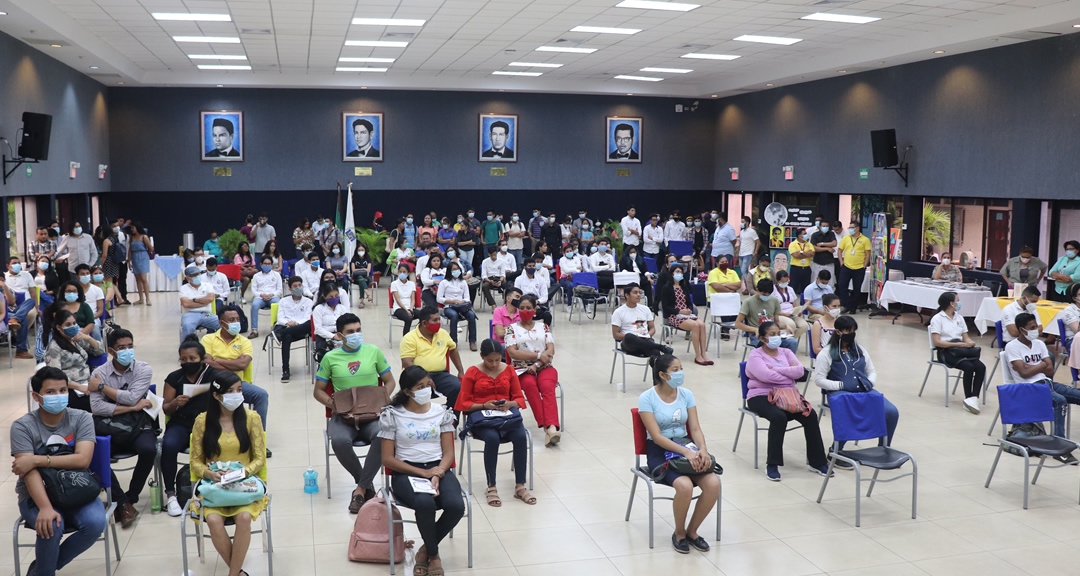 Comunidad universitaria participa en Jornada Carlos Martínez