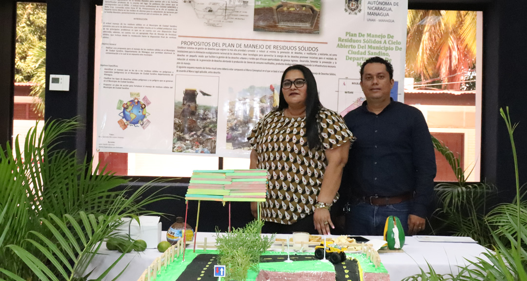 Servidores públicos presentan sus proyectos ambientales para optar a ser ingenieros