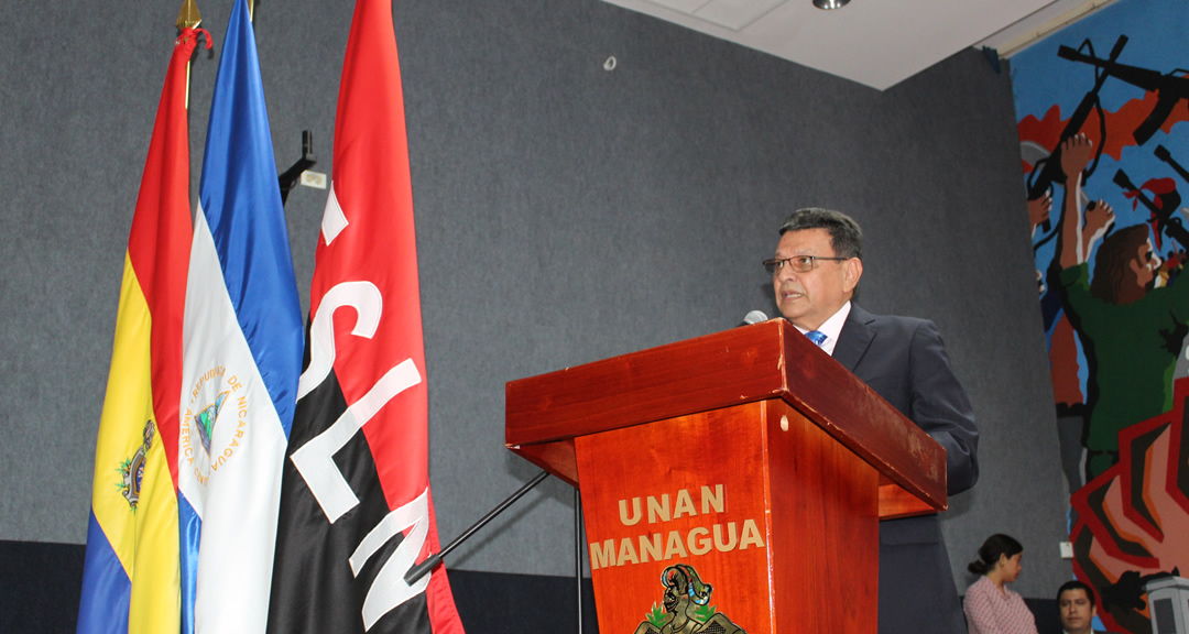 MSc. Jaime López Lowery, Vicerrector General de la UNAN-Managua durante su intervención.