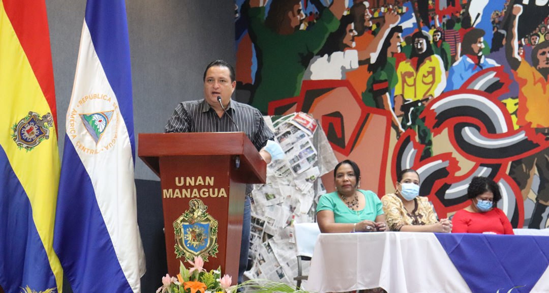 MSc. Bismarck Santana, Vicerrector de Asuntos Estudiantiles durante el acto de clausura de la Jornada Carlos Martínez