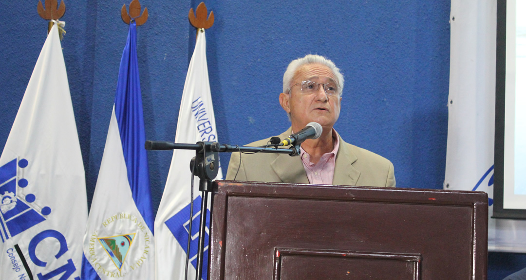 Maestro Nestor Gallo, rector de la UNI