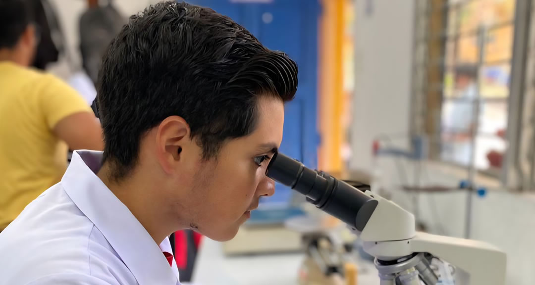 Abner Rivera Larios, el futuro ingeniero apasionado por la transformación de la materia prima