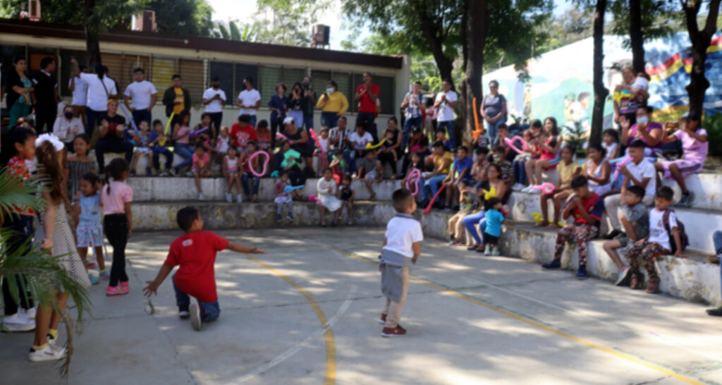 Una mañana recreativa para niños con VIH