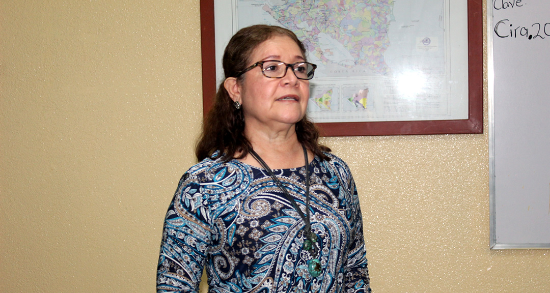 Maestra Selvia Flores Sánchez, directora del CIRA