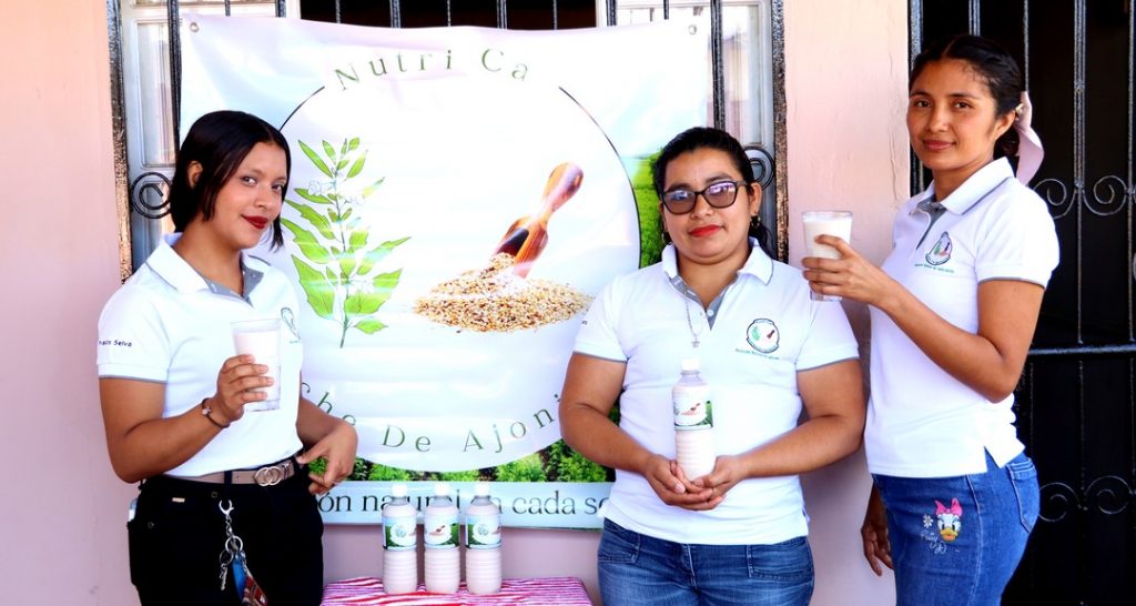 Emprendimiento de leche de ajonjolí, innovación saludable desde UNICAM