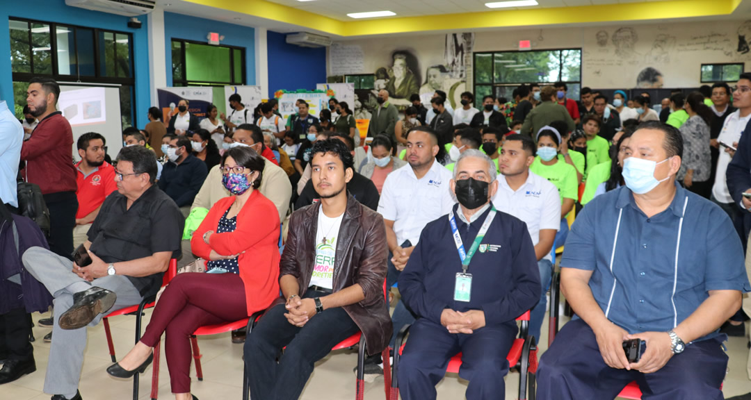 La comunidad universitaria asistió a la presentación