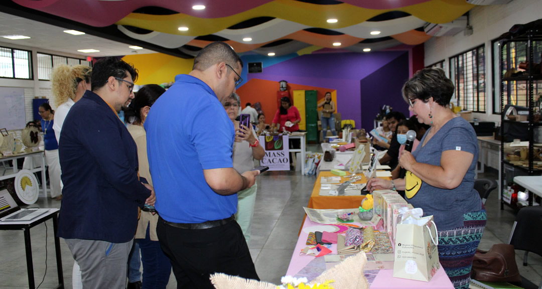 Emprendedores del país finalizan el curso de Diseño de Producto y Gestión de Marca