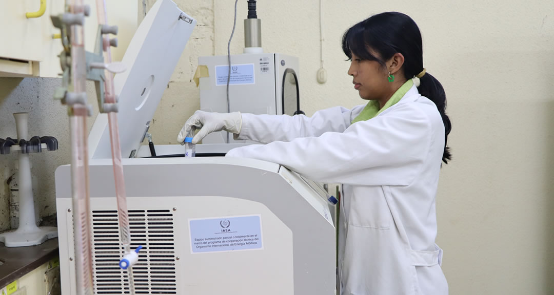 Eliang Hernández: «Desde la Química Ambiental generamos conciencia para preservar los recursos»