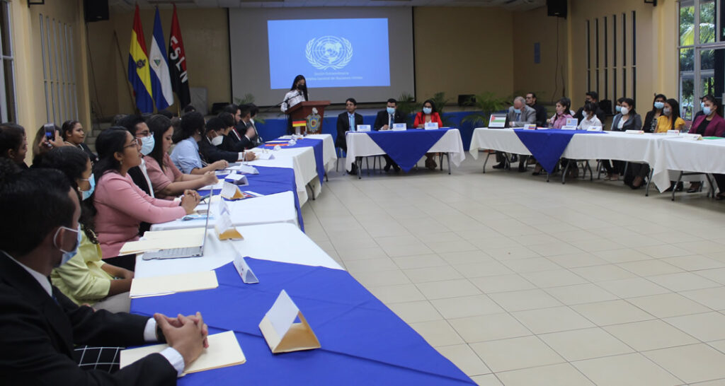 Estudiantes de Ciencia Política realizan simulación de Asamblea General de Naciones Unidas