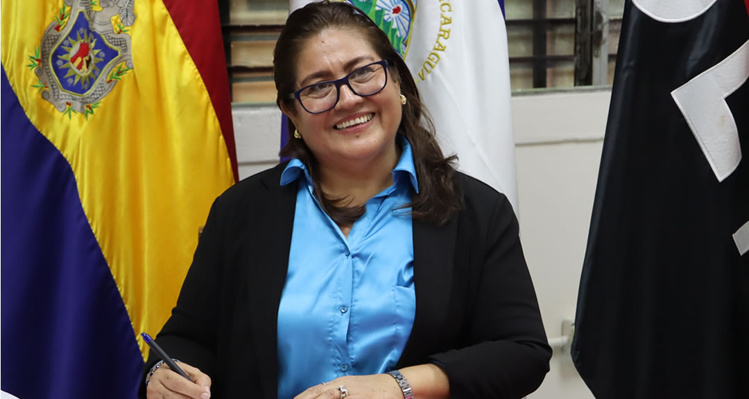 Carolina Galdámez: inspiración, disciplina y pasión por la educación en la UNAN-Managua