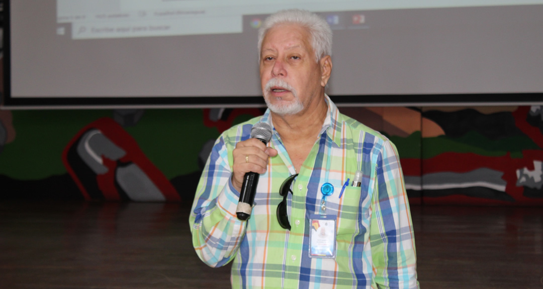 El Dr. Hugo Gutiérrez Ocón, Vicerrector de Docencia de la UNAN-Managua orienta la particularidad de este semestre con la implementación de la estrategia para la continuidad educativa con calidad.