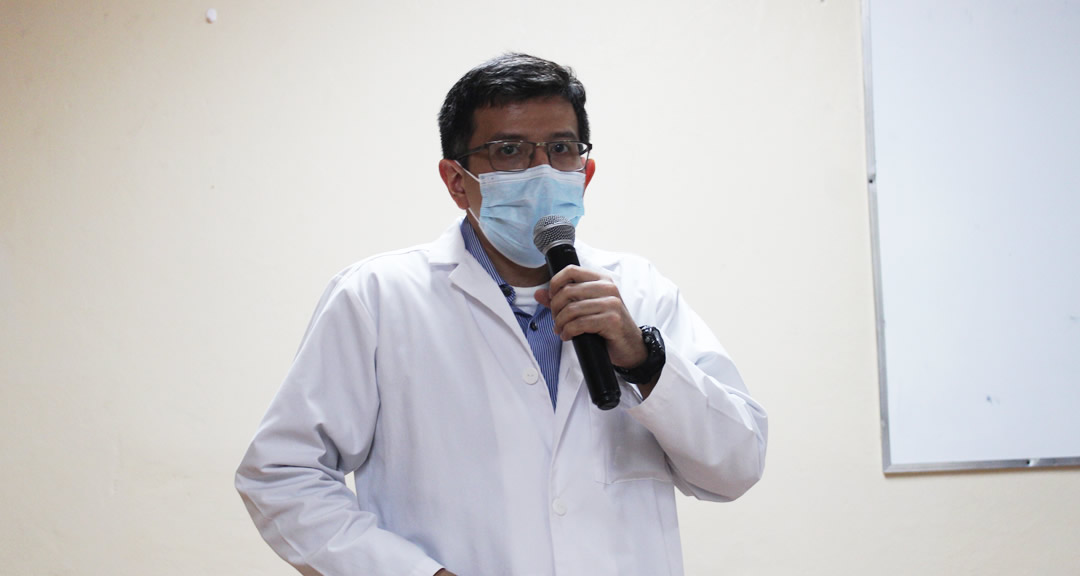 Doctor Samuel Morales, médico internista de la Clínica Médica Institucional.