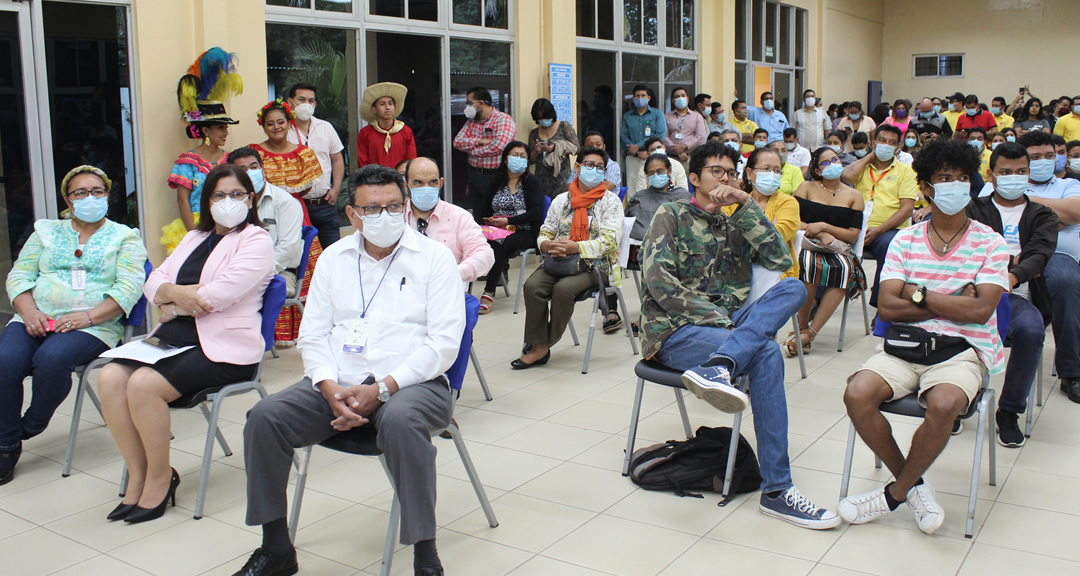 UNAN-Managua conmemora el 96 aniversario del natalicio del poeta Ernesto Cardenal