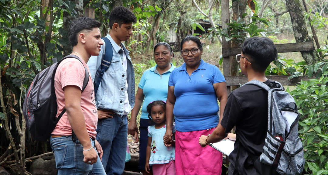 Futuros agrónomos, aportando al desarrollo de las fincas en la región norte del país