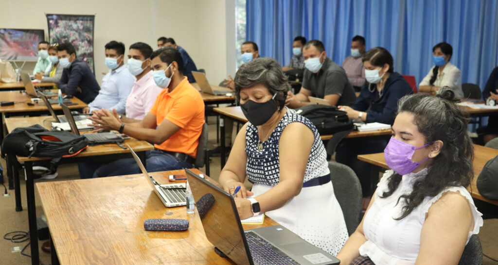 Investigadores de la UNAN-Managua se capacitan en el uso de Tableau