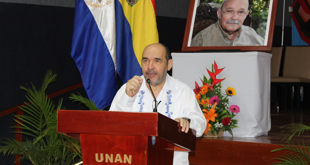 Doctor Luis Alfredo Lobato Blanco, Vicerrector General de la UNAN-Managua, enfatizó los logros del CEDMEB.