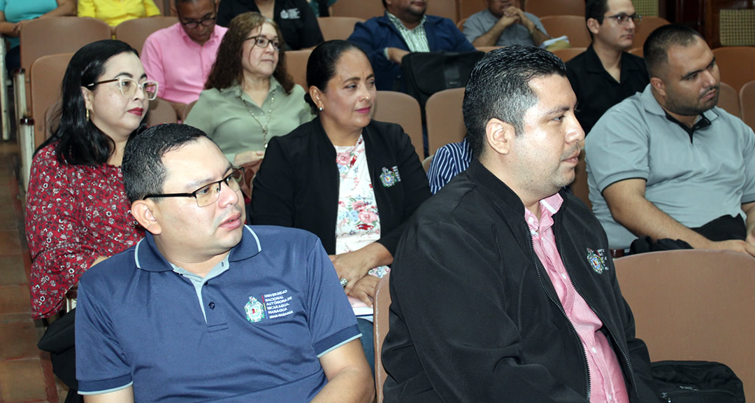 En la actividad participaron investigadores y docentes de direcciones de nivel central.