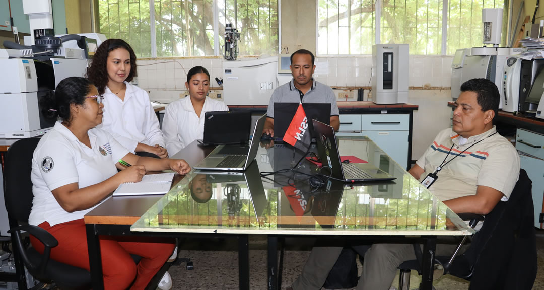 Profesionales de UNAN-Managua/CIRA fortalecen capacidades en el tema de microplásticos