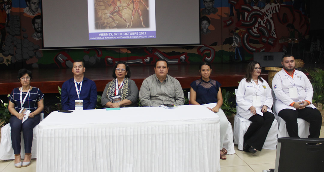 Autoridades de la Facultad de Ciencias Médicas y dirigentes estudiantiles